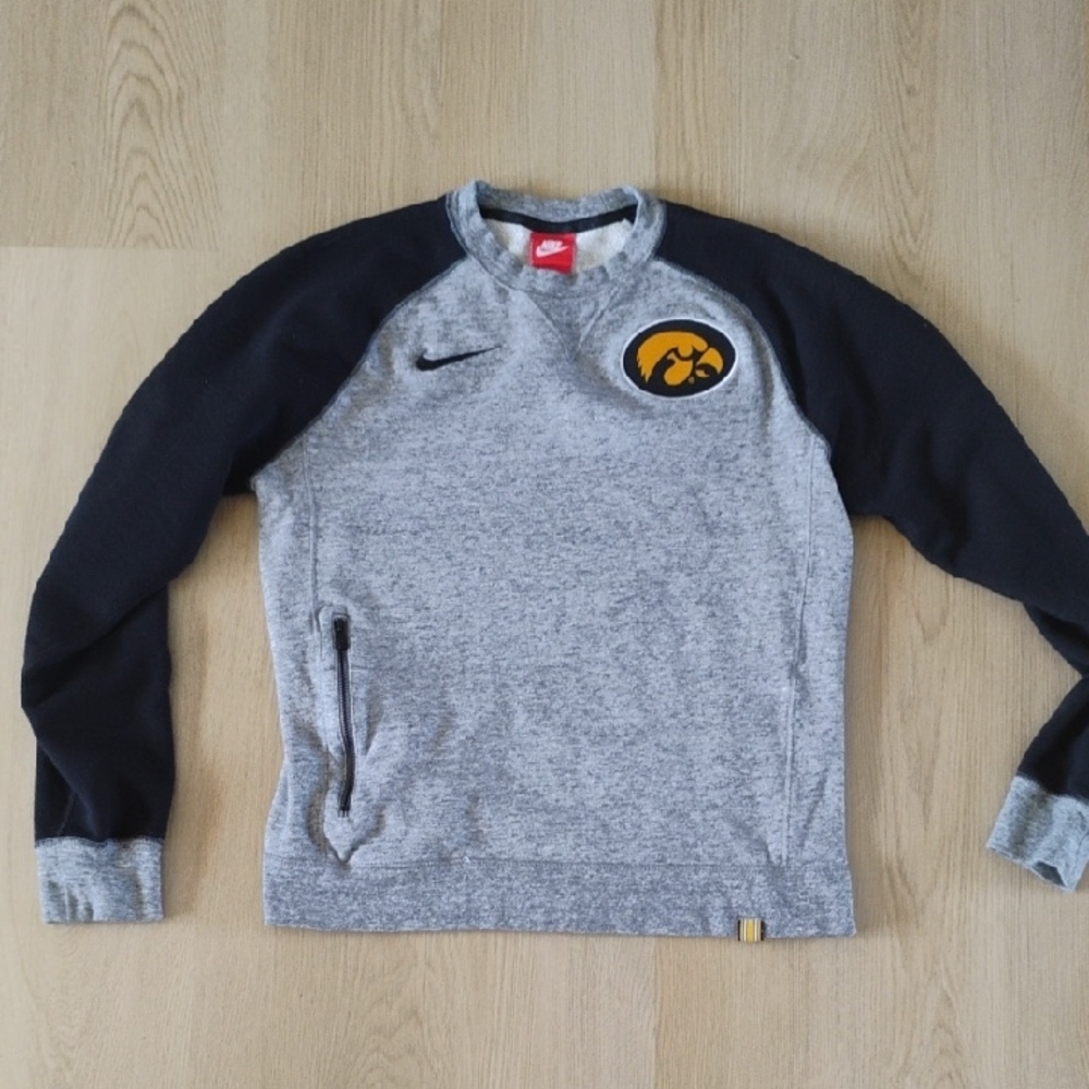 Nike Gray and Black 100% Cotton University Of Iowa Crewneck Sweater